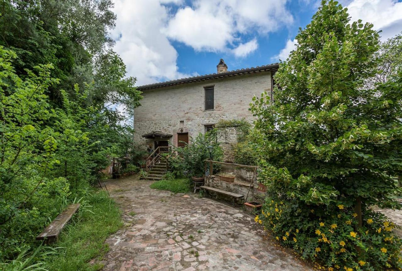 Agriturismo Il Poggio Degli Scoiattoli Perugia Exterior foto